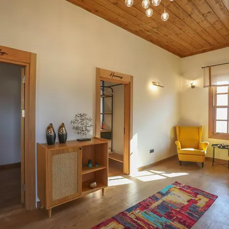 Oldies Bistro Restaurant *