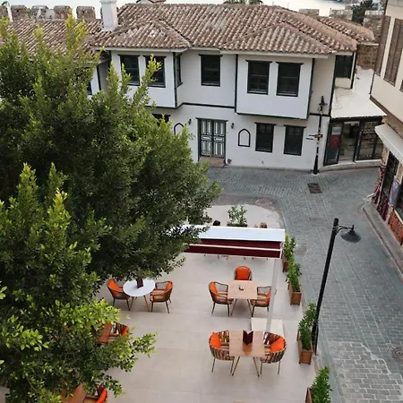 Отель Oldies Bistro Restaurant