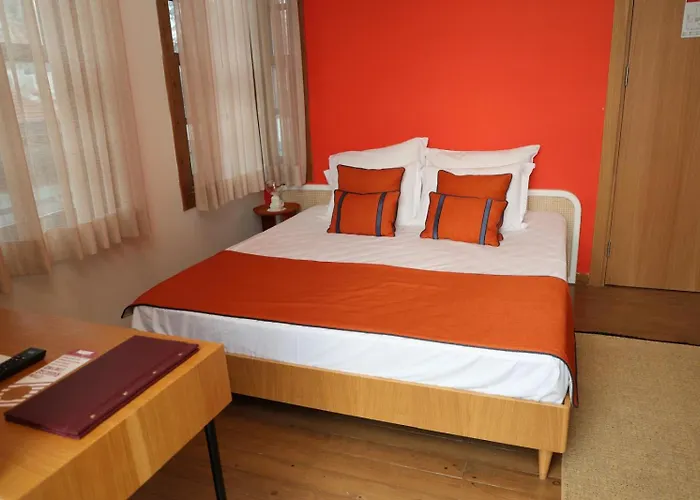 Oldies Bistro Restaurant *