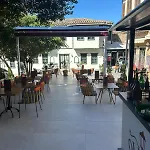 Oldies Bistro Restaurant 酒店